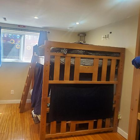 The Calgary Hub Hostel Style Home 외부 사진