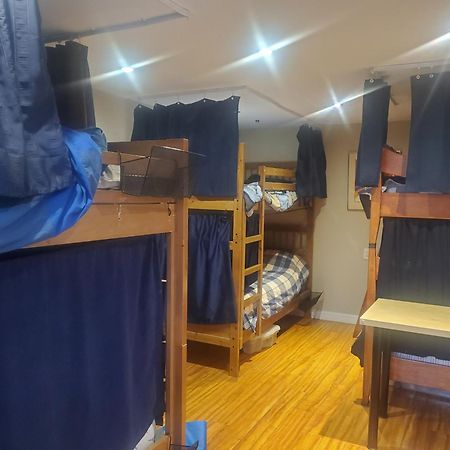 The Calgary Hub Hostel Style Home 외부 사진