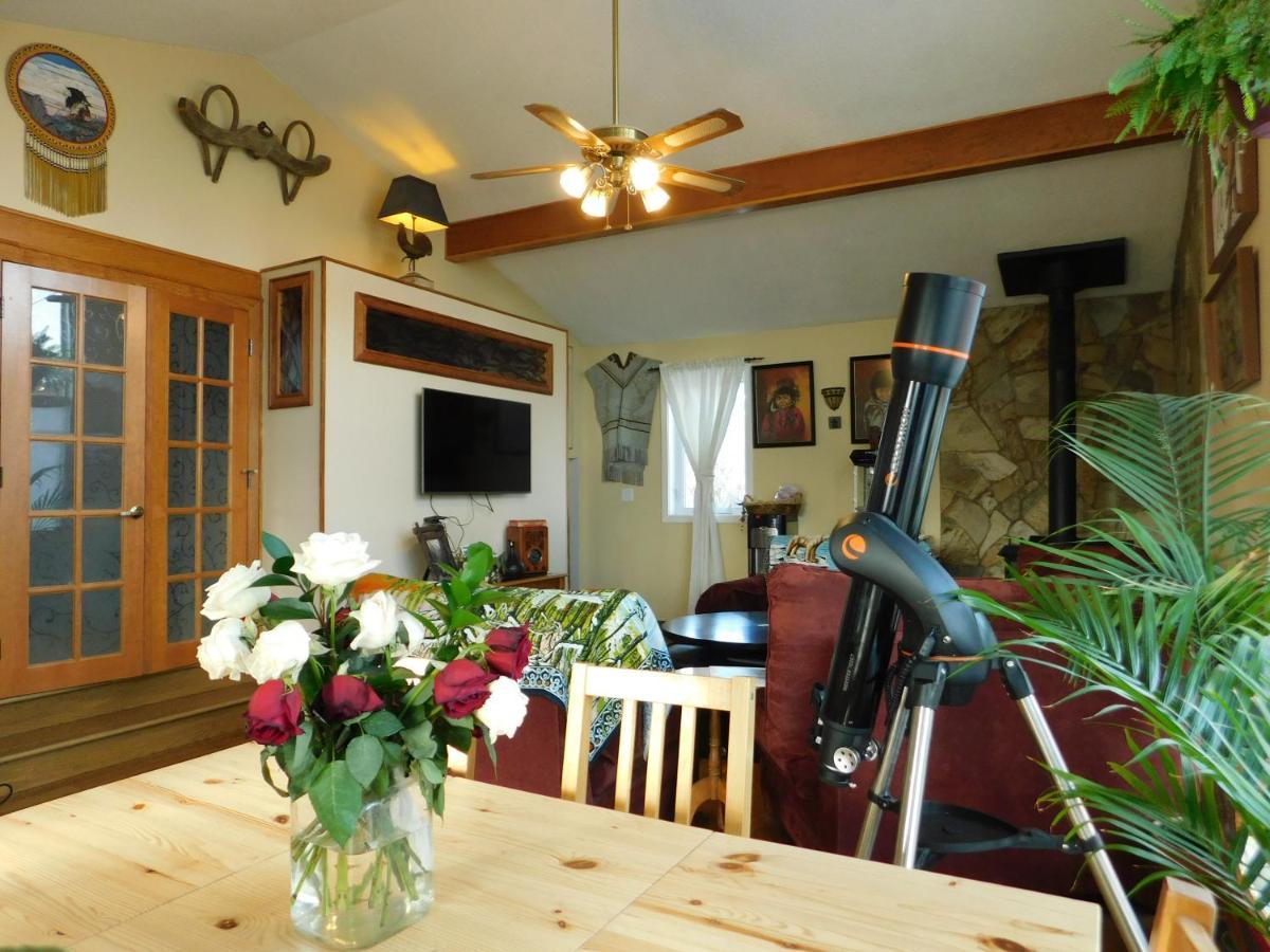 The Calgary Hub Hostel Style Home 외부 사진