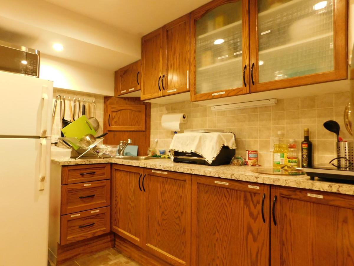 The Calgary Hub Hostel Style Home 외부 사진