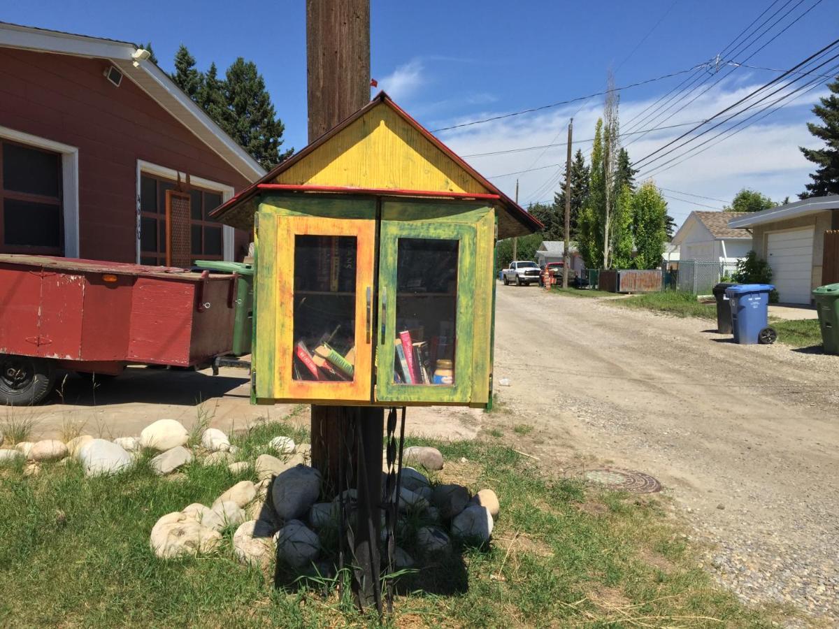The Calgary Hub Hostel Style Home 외부 사진