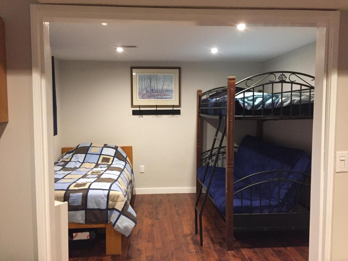 The Calgary Hub Hostel Style Home 외부 사진