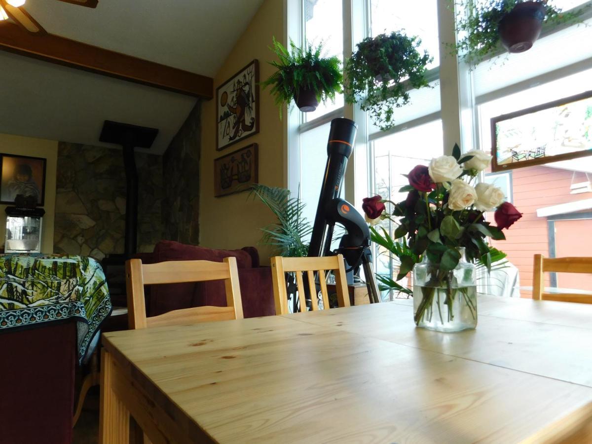 The Calgary Hub Hostel Style Home 외부 사진