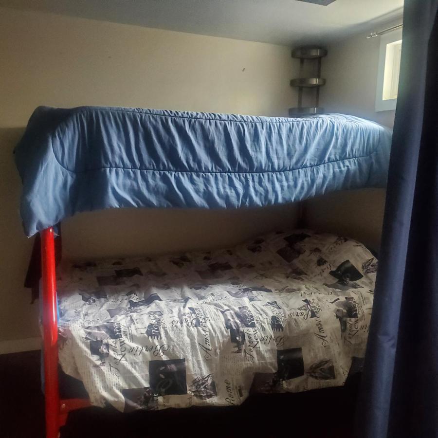 The Calgary Hub Hostel Style Home 외부 사진